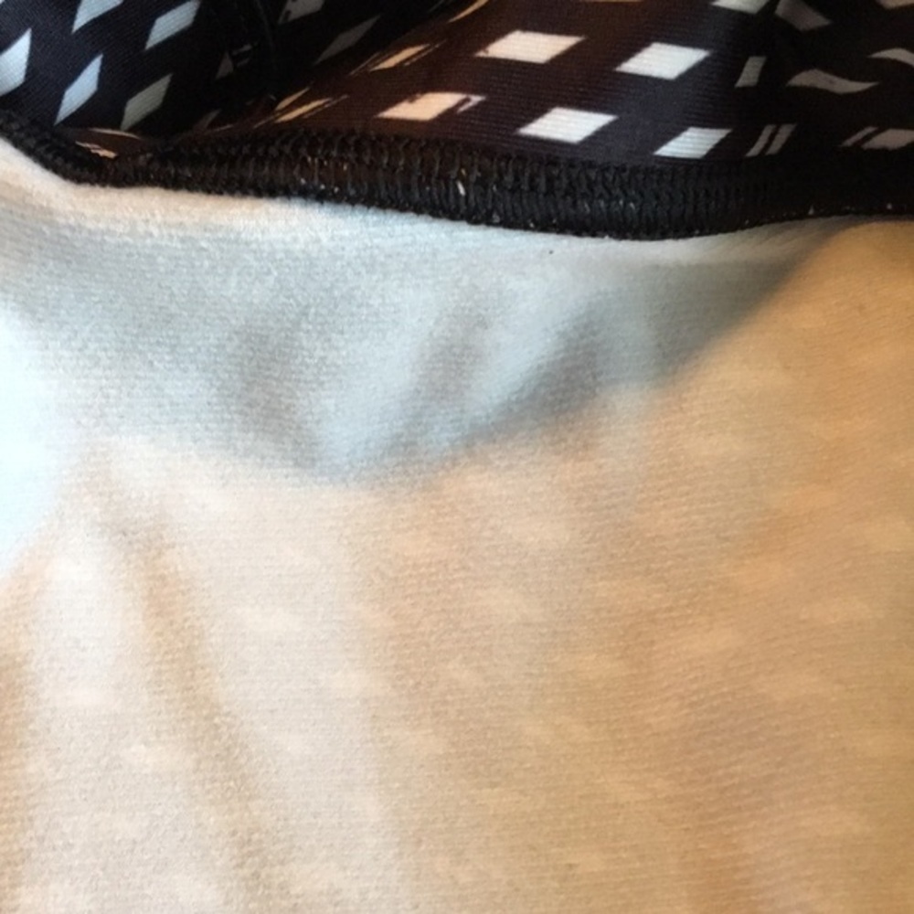 UNDER ARMOUR Compression Leggings - ladies SM - Picture 6 of 7